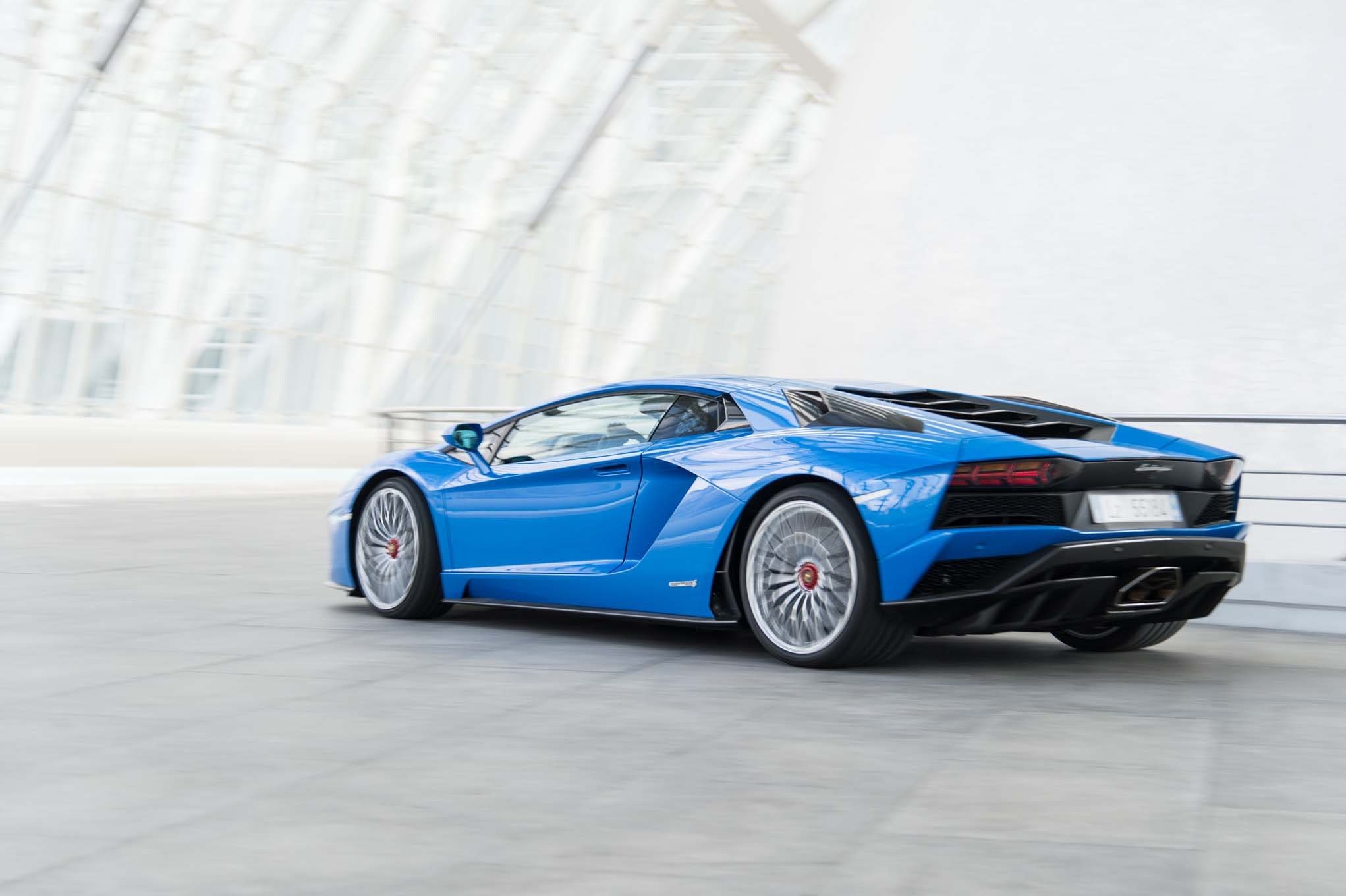 Doanh số xe Lamborghini tăng nhanh trên toàn cầu